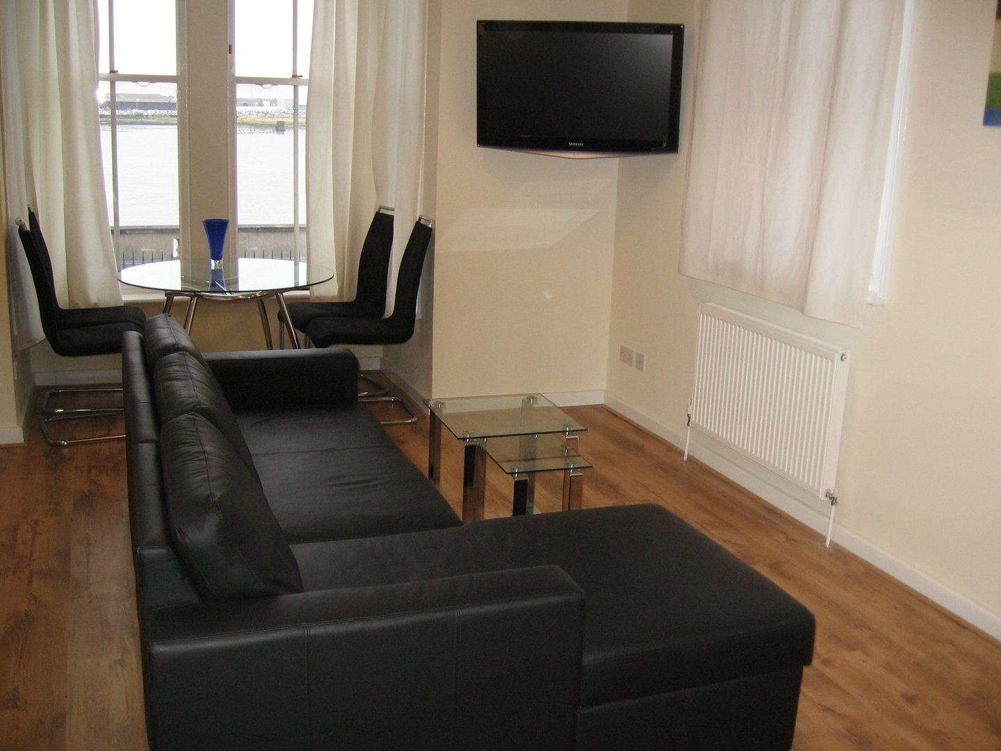 Lansdowne Square, Gravesend